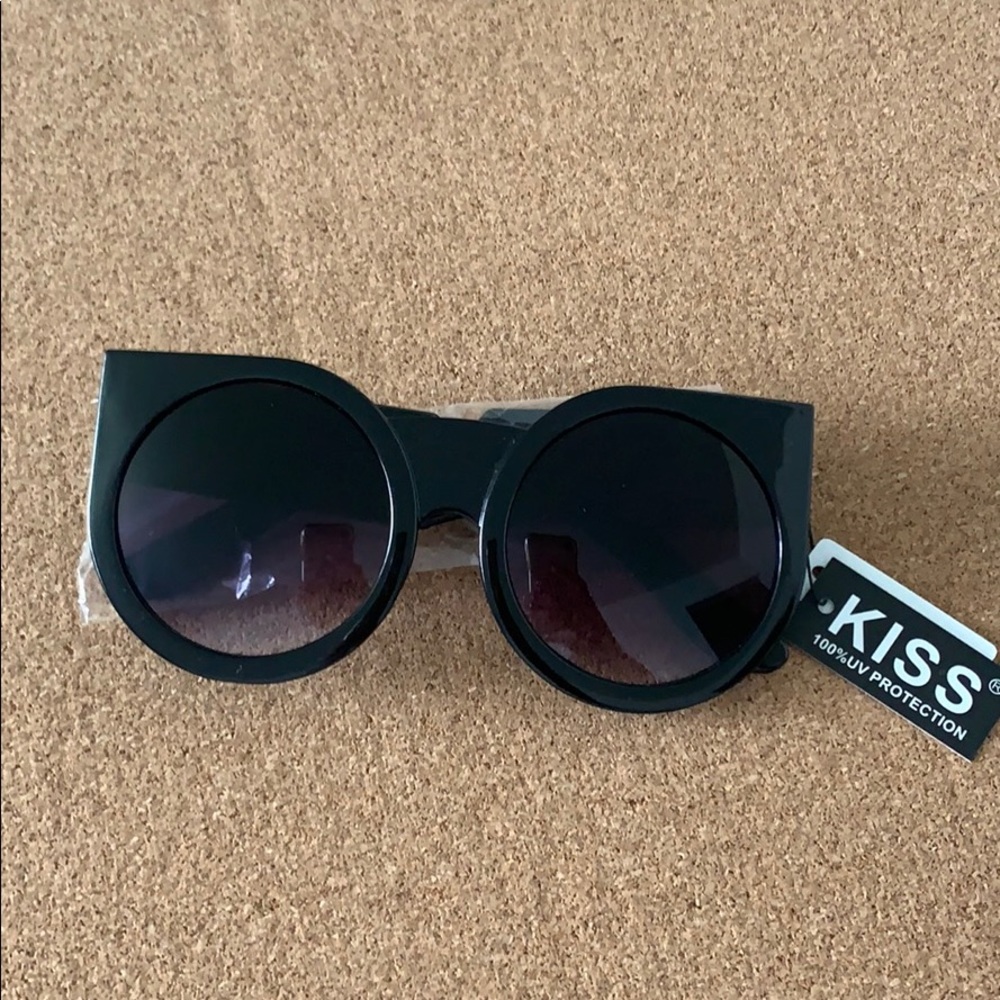 Kiss Box Cat Eye Sunglasses